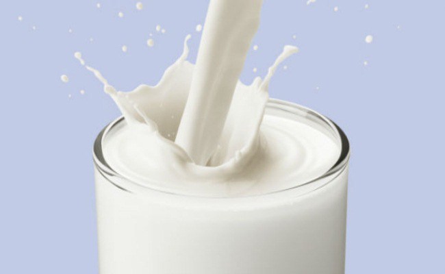 See How Drinking a Glass of Milk Everyday can Help Your Dry Skin